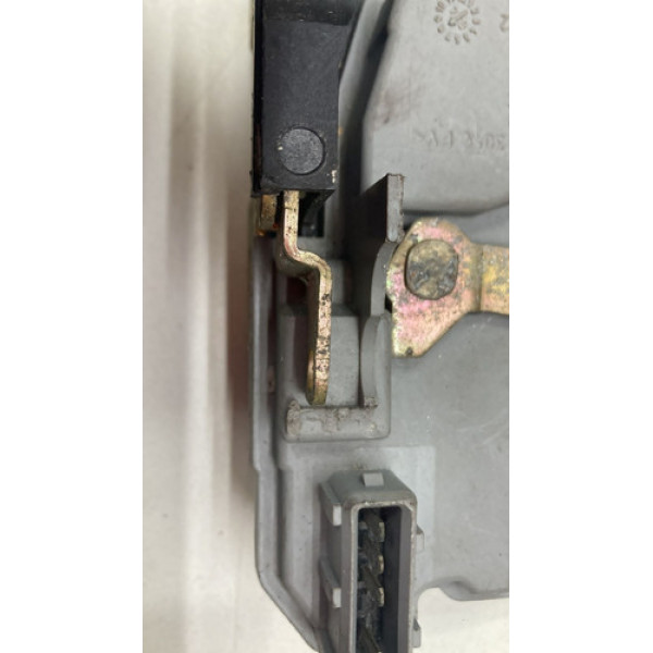 Fechadura Porta Tras Direita Peugeot 2002 C Detalhe .