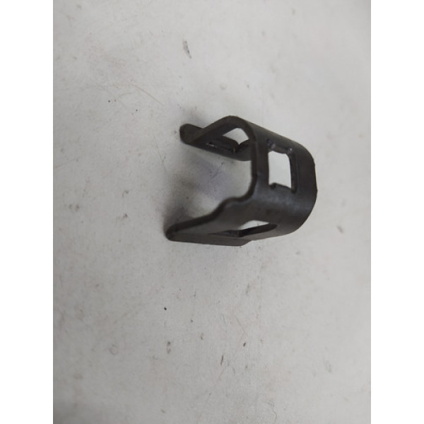 Presilha Trava Bico Chevrolet Captiva 2012