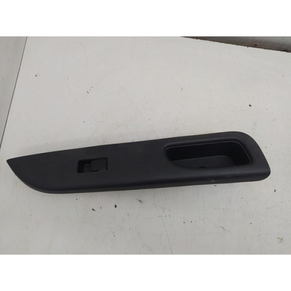 Moldura Com Botão Dianteiro Esq Nissan March 2015 A 2020