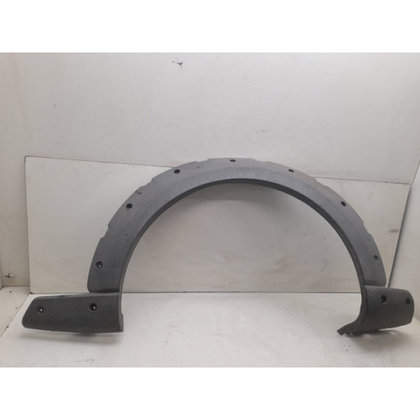 Moldura Paramala Dianteiro Direito Fiat Strada 2009 Detalhe 