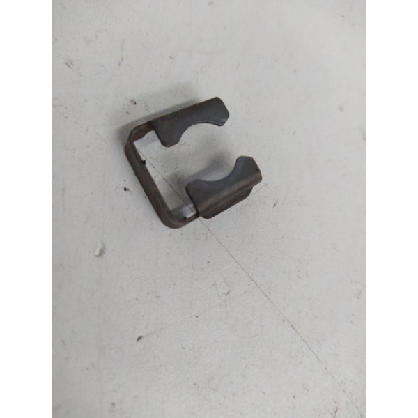 Presilha Bico Chevrolet Captiva 2.4 2010 2011 