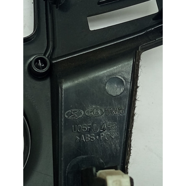 Moldura Painel Central Hyundai I30 U05f0448