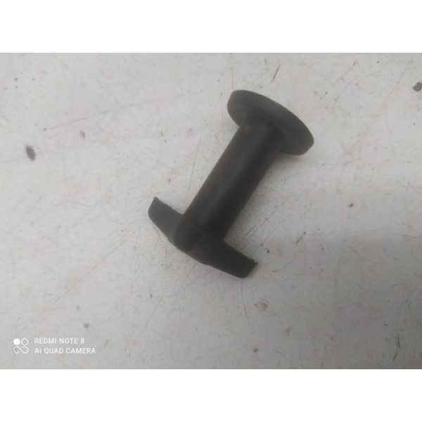 Trava Parafuso Lanterna Renault Duster 2012