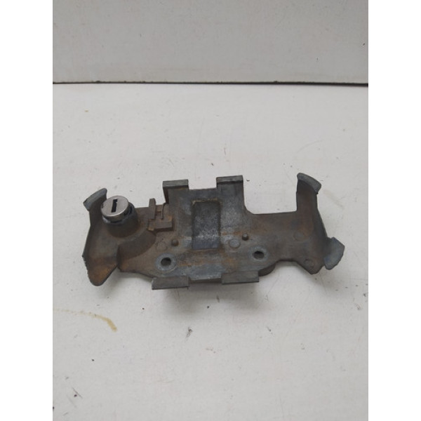 Suporte Maçaneta Esquerdo Chevrolet Corsa 2012