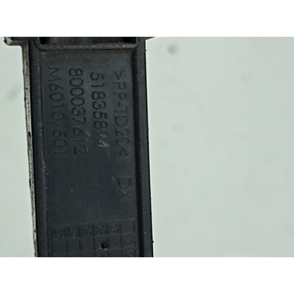 Guia Vidro Dianteira Direita Fiat Uno Vivace 2016/18