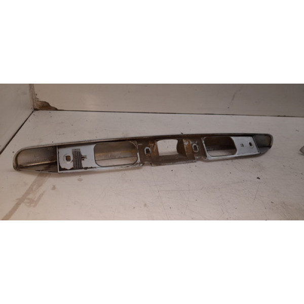 Moldura Suporte Lanterna Placa Tampa Traseira Gol 1995