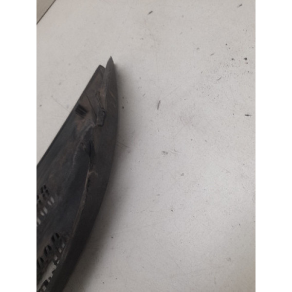 Grade Churrasqueira Direito Chevrolet Corsa 1996 Detalhe 