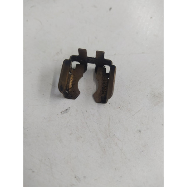 Presilha Trava Bico Fiat Palio Uno 2012 