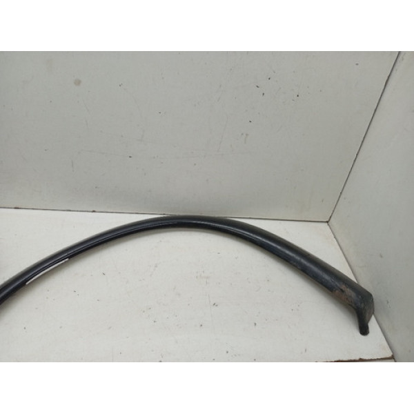 Moldura Friso Dianteiro Esquerda Chevrolet Corsa 2012 Avaria