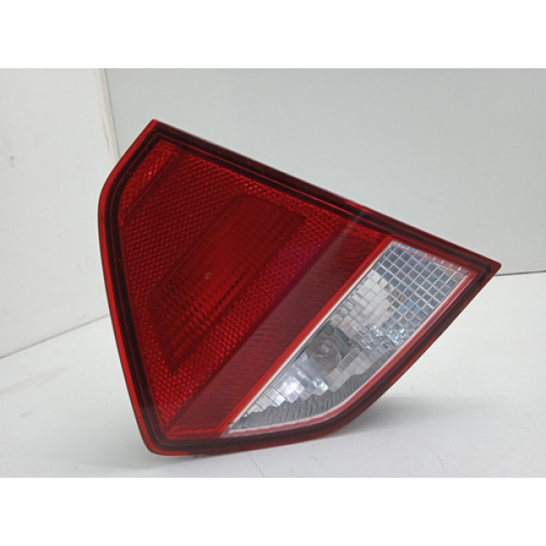 Lanterna Traseira Esquerda Vw Voyage 2013