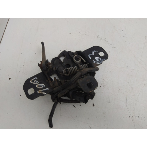 Trava Capô Volkswagen Golf 2000