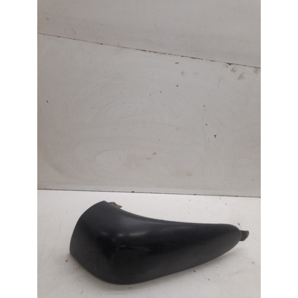 Moldura Parachoque Traseiro Direito Peugeot 206 2002 Detalhe