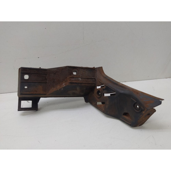 Guia Parachoque Traseiro Esquerdo Volkswagen Polo 2014 Avari