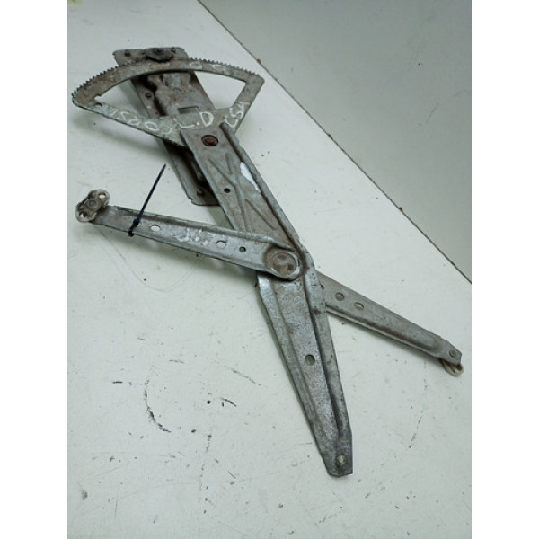 Maquina De Vidro Manual Dianteiro Direito Corsa  2007