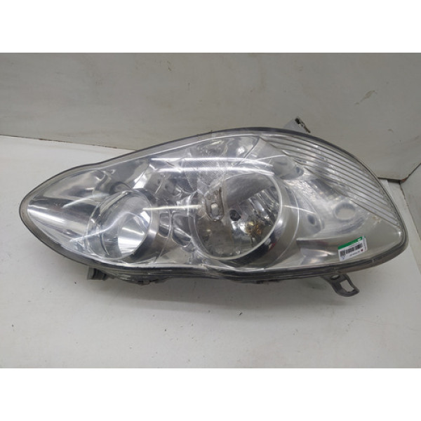 Farol Direito Toyota Corolla Fielder 2005 Avaria