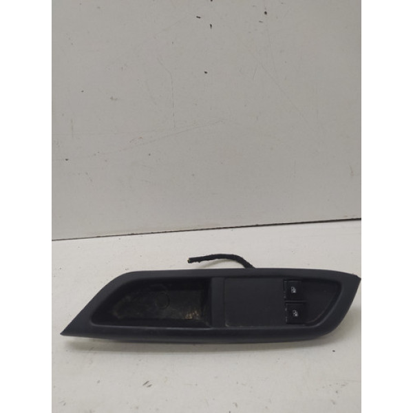 Moldura Botão Vidro Dianteiro Esquerdo Chevrolet Onix 2019