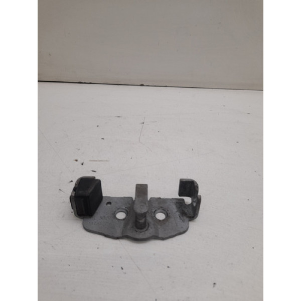 Batente Inferior Fechadura Tampa Traseira Chevrolet Agile 13