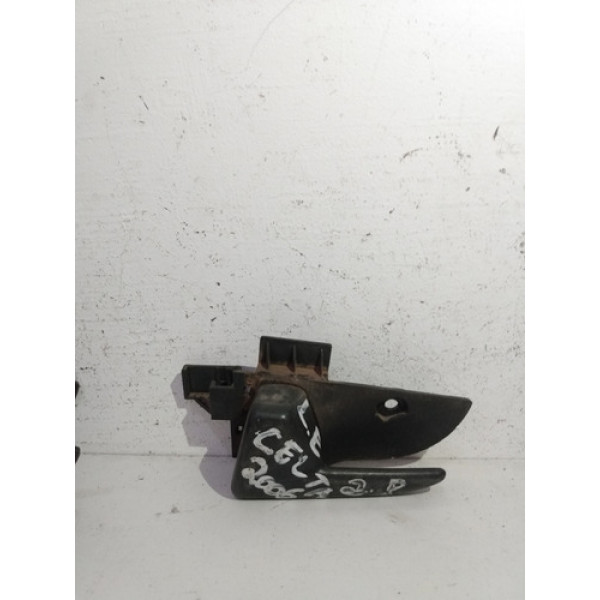 Maçaneta Dianteira Interna Celta 2006