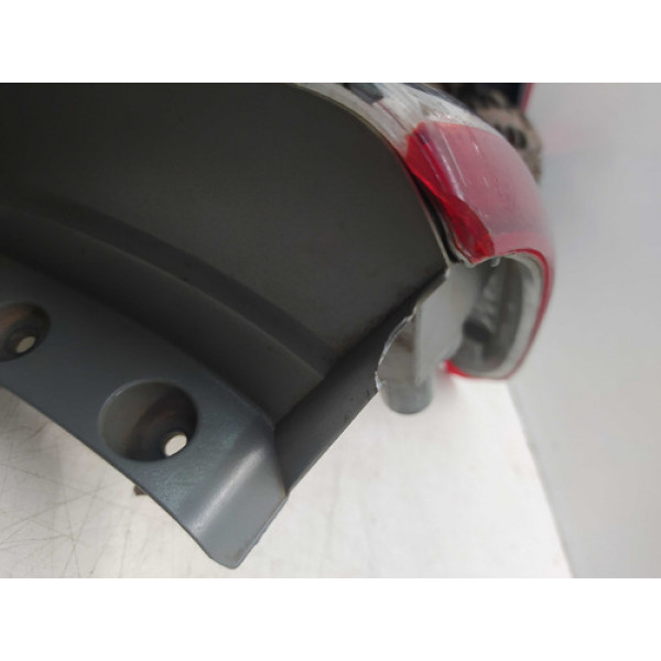 Lanterna Traseira Direita Hb20 2014 A 16 Cm Detalhe