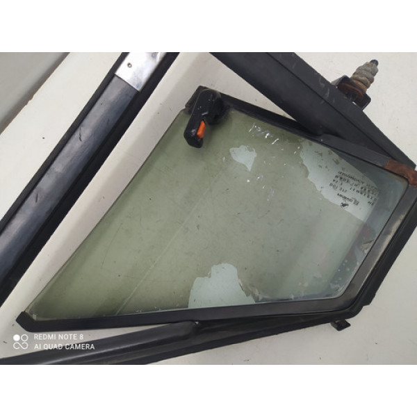 Vidro Óculos Dianteiro Direito Volkswagen Santana 1998