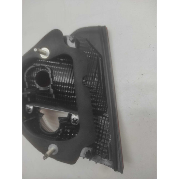 Lanterna Esquerda Tampa Traseira Volkswagen Voyage G6 2016