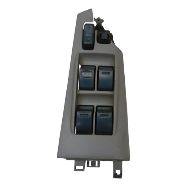 Botão Dianteiro Esquerdo Toyota Fielder 2008 Detalhe