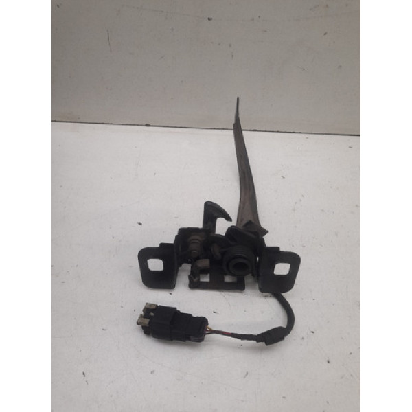 Fechadura Do Capô Chevrolet Tracker 2014 