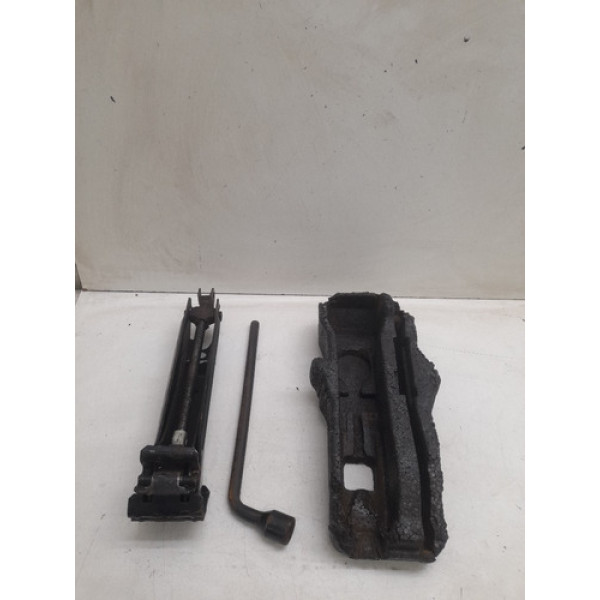 Macaco Joelho Chevrolet Corsa Montana 2002 2012 