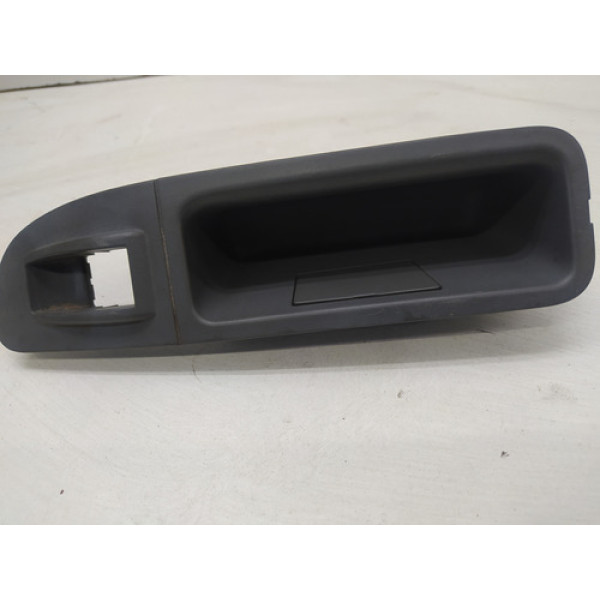 Moldura Botão Traseiro Esquerda Fiat Palio 2014