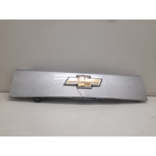 Moldura Grade Traseira Chevrolet Captiva 2009 2010 Detalhe 