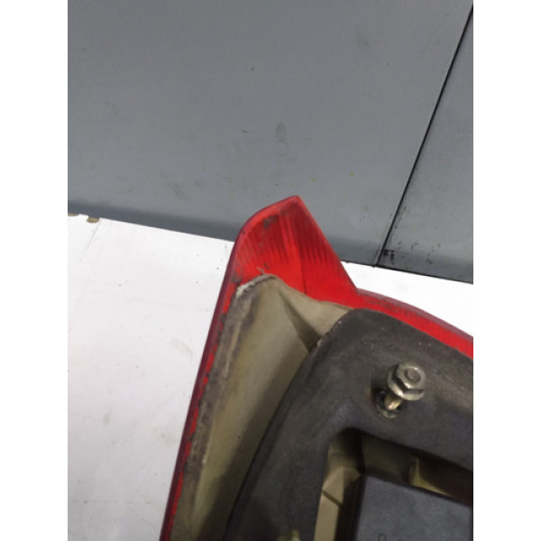 Lanterna Traseira Ford Fiesta C/detalhe 96/2002