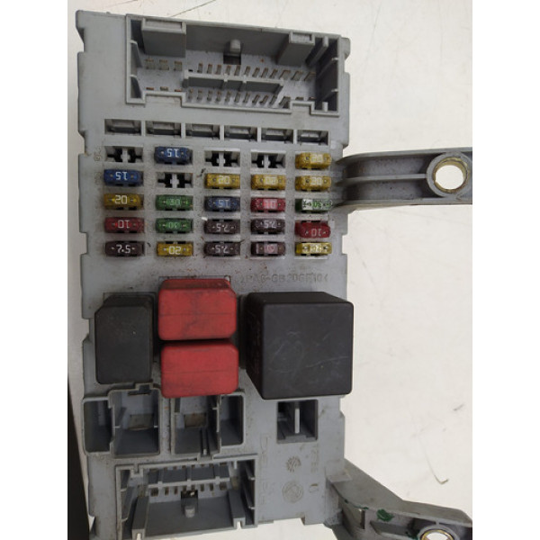 Caixa De Fusivel Fiat Siena 46821170