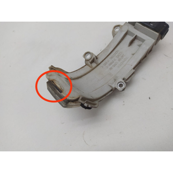 Pisca Retrovisor Direito Toyota Corolla 2014 I10027 C/avaria