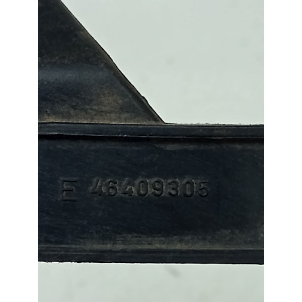 Guia Vidro Fiat Palio Siena 2006/12 Dianteira Esquerda 