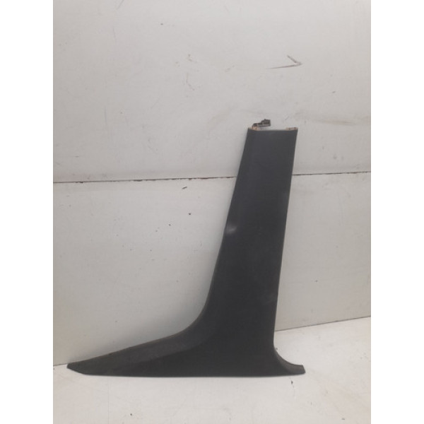 Moldura Coluna Porta Lado Direito Ford Fiesta 2003 Detalhe 