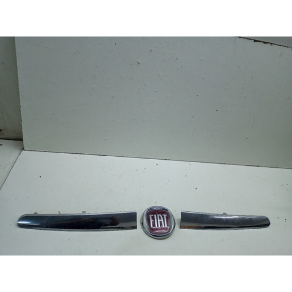 Jogo Friso Cromado Emblema Parachoque Palio Atractive 2014