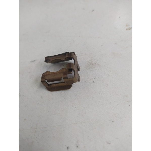 Presilha Trava Bico Fiat Palio Uno 2012 