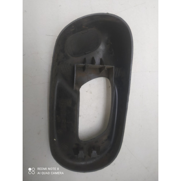Acabamento Maçaneta Porta Esquerda Chevrolet Corsa 2017 
