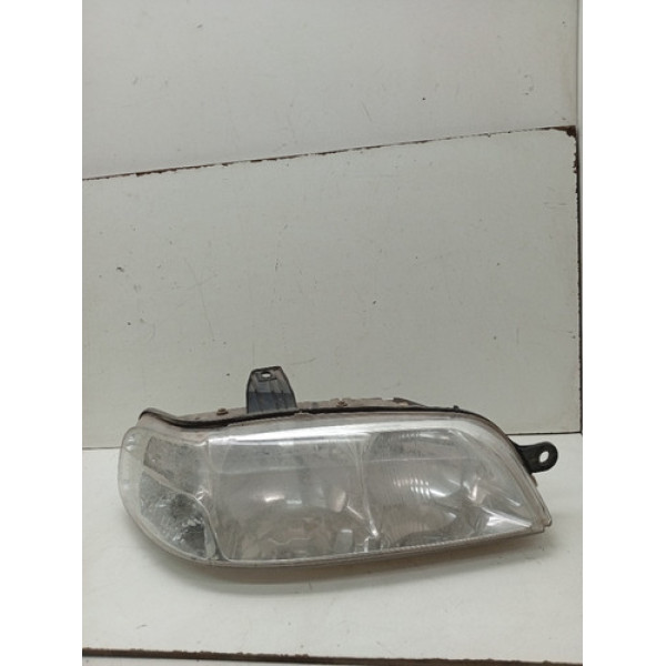 Farol Direito Fiat Strada 2001 2005 Avaria